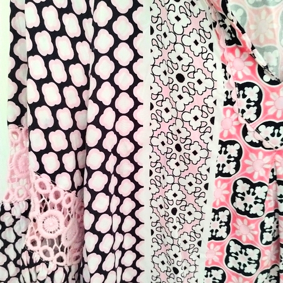 Pink Bell Sleeve Quatrefoil Floral Print Blouse - Picture 7 of 13